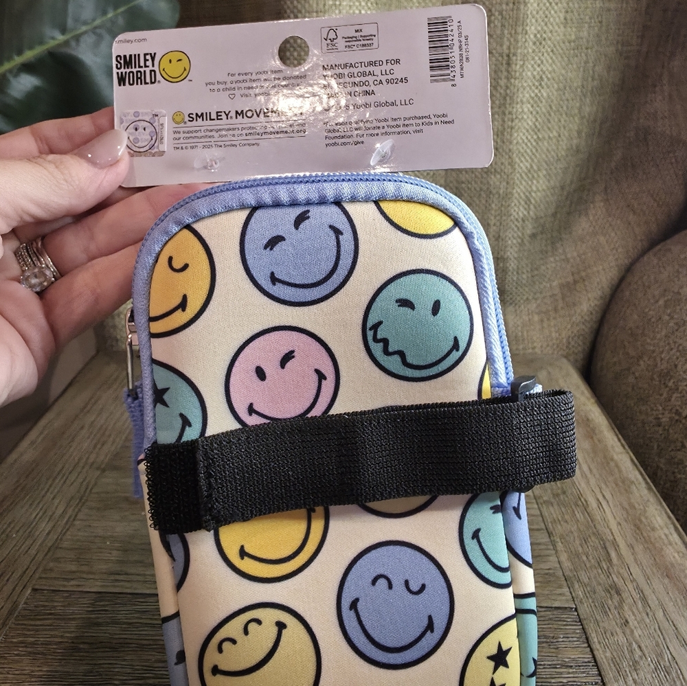 Yoobi Pastel Multicolor Smiley Travel Cup Pouch - Picture 3 of 3